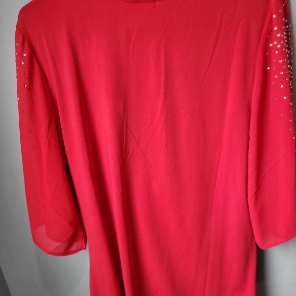 NWT Avenue Red sequined sleeve blouse - Picture 2 of 5